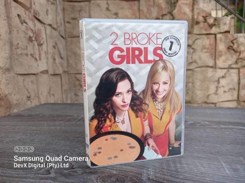 2 Broke Girls Season 1 - Original DVD Set - TV Series - Perfect For Collectors Or Gifts
