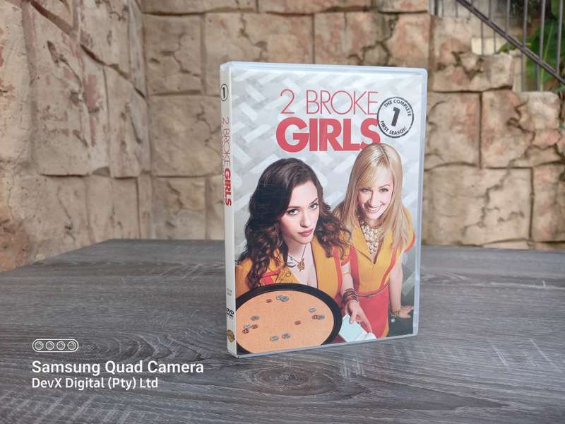 2 Broke Girls Season 1 - Original DVD Set - TV Series - Perfect For Collectors Or Gifts