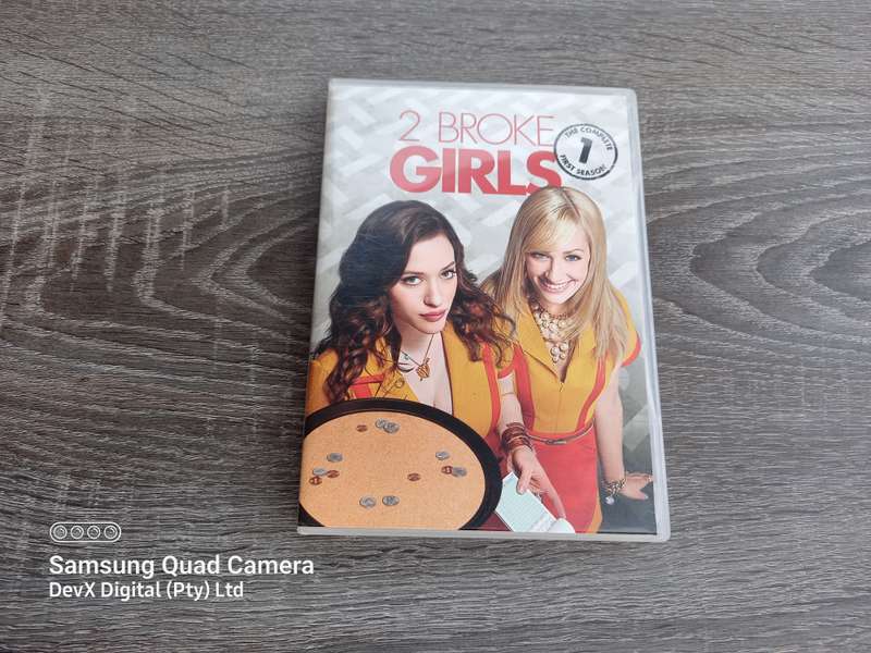 2 Broke Girls Season 1 - Original DVD Set - TV Series - Perfect For Collectors Or Gifts