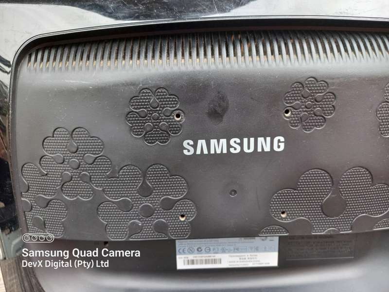 Tested & Working - 17-inch Samsung LCD SyncMaster Monitor Only (733NW) - Res: 1440 x 900 - VGA Port