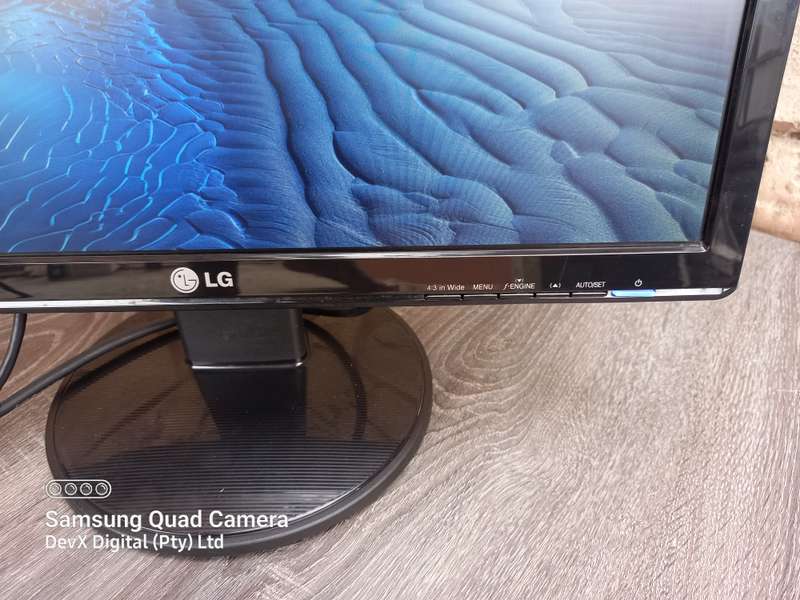Tested & Working - 19-inch LG Flatron Monitor Only (W1942S) - Res: 1440 x 900 - VGA Port