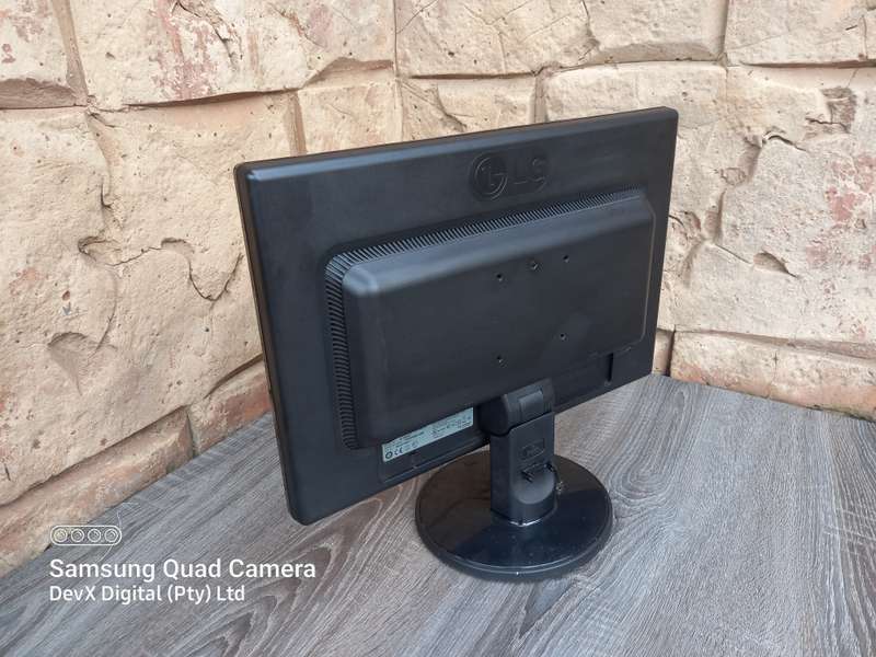 Tested & Working - 19-inch LG Flatron Monitor Only (W1942S) - Res: 1440 x 900 - VGA Port