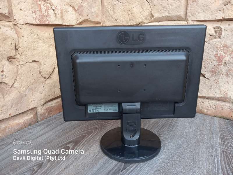 Tested & Working - 19-inch LG Flatron Monitor Only (W1942S) - Res: 1440 x 900 - VGA Port