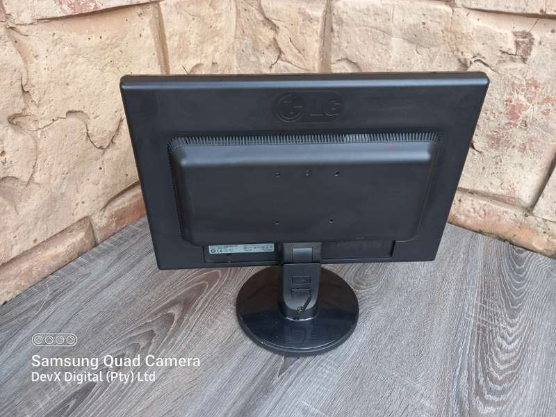 Tested & Working - 19-inch LG Flatron Monitor Only (W1942S) - Res: 1440 x 900 - VGA Port