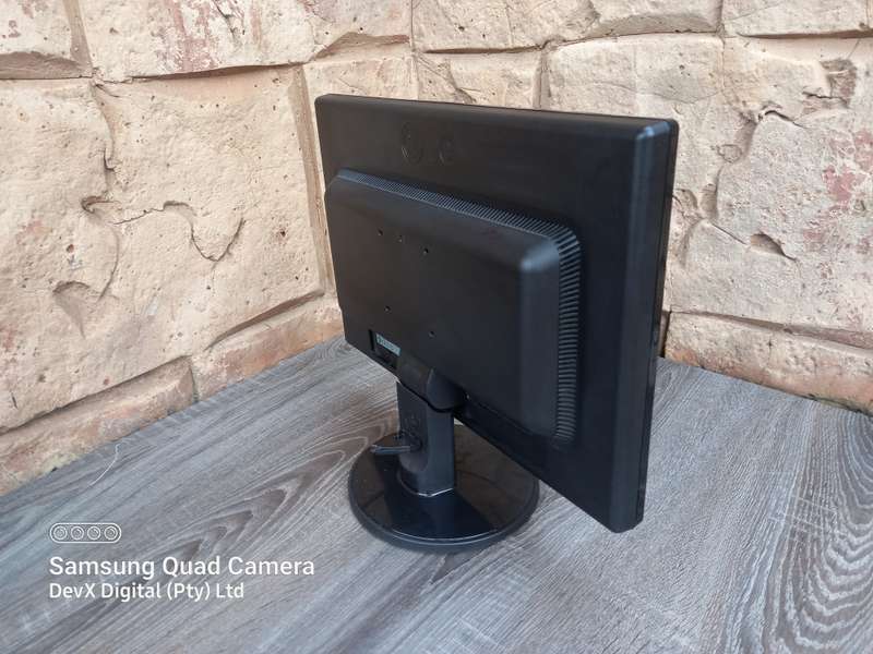 Tested & Working - 19-inch LG Flatron Monitor Only (W1942S) - Res: 1440 x 900 - VGA Port