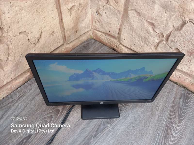 Tested & Working - 20-inch HP LED Backlit Monitor Only (W2072a) - Res: 1600 x 900 - VGA & DVI-D Port