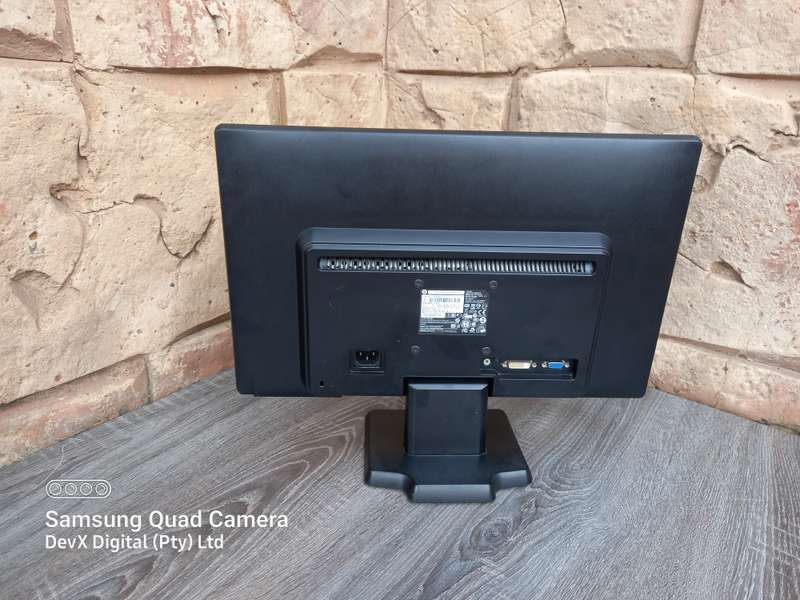 Tested & Working - 20-inch HP LED Backlit Monitor Only (W2072a) - Res: 1600 x 900 - VGA & DVI-D Port