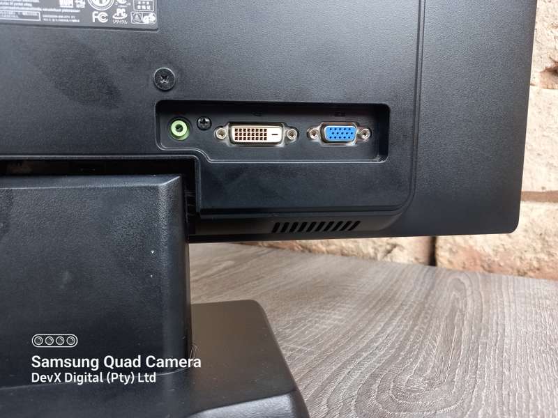 Tested & Working - 20-inch HP LED Backlit Monitor Only (W2072a) - Res: 1600 x 900 - VGA & DVI-D Port