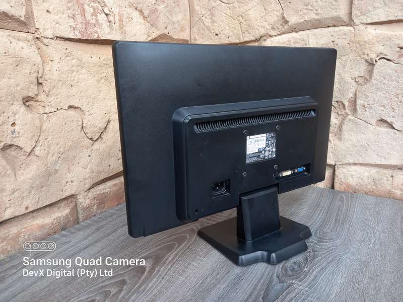 Tested & Working - 20-inch HP LED Backlit Monitor Only (W2072a) - Res: 1600 x 900 - VGA & DVI-D Port
