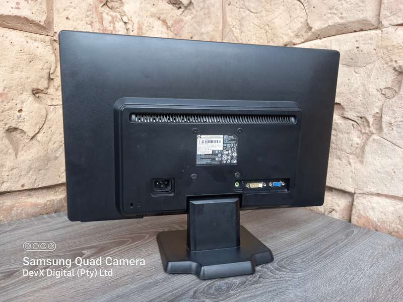 Tested & Working - 20-inch HP LED Backlit Monitor Only (W2072a) - Res: 1600 x 900 - VGA & DVI-D Port