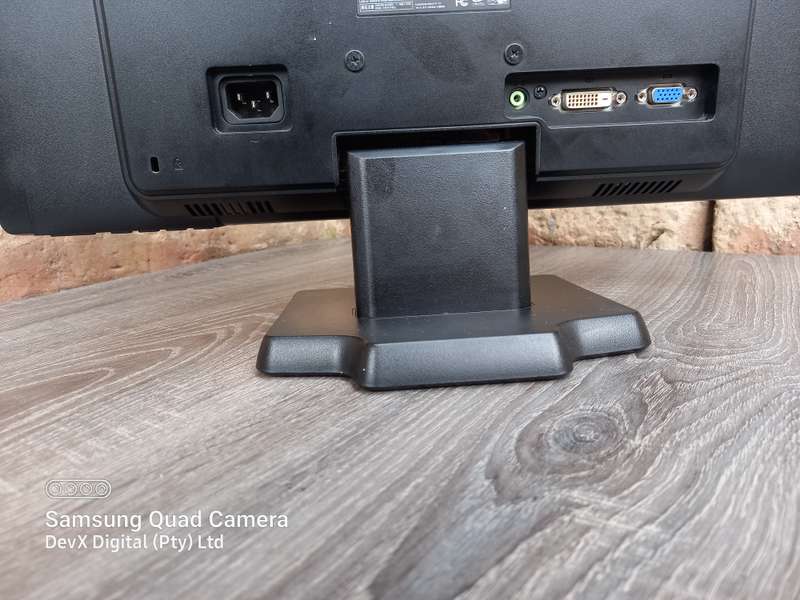 Tested & Working - 20-inch HP LED Backlit Monitor Only (W2072a) - Res: 1600 x 900 - VGA & DVI-D Port