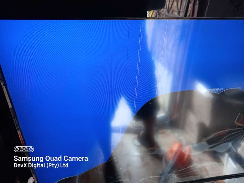 Hisense 42" Full HD LCD TV (LCD42V78P) - Black - Powers On - Power Board Works - Screen Cracked