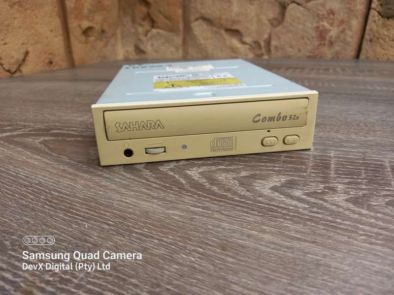 Verified Tested - Vintage SAHARA CD Writer - IDE Connection + FREE IDE Cable - White/Yellow Front