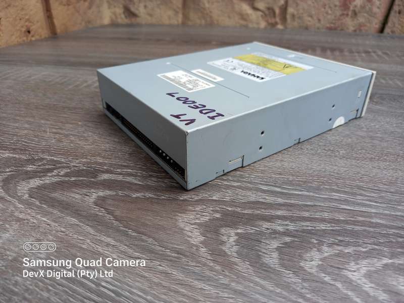 Verified Tested - Vintage SAHARA CD Writer - IDE Connection + FREE IDE Cable - White/Yellow Front