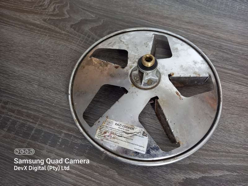 Cadac Eazi Cooker Top - Portable Gas Stove For Camping & Outdoors - Ideal For Pots Up To 30cm