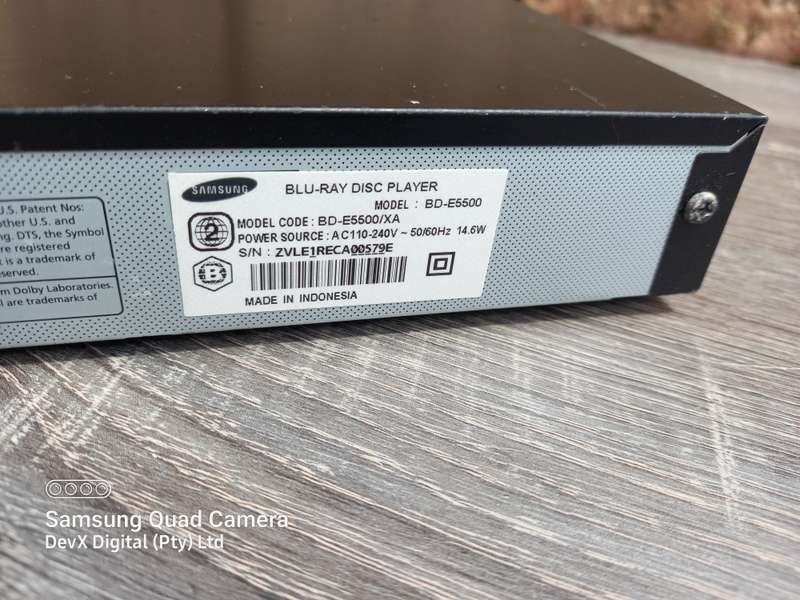 Samsung BD-E5500 3D SMART Blu-ray Player + Remote + FREE HDMI Cable + 3 FREE DVDs - Fully Functional