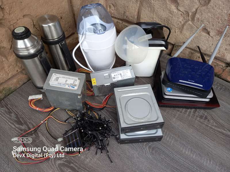 Tech Lot 1 - April Bulk Clearance Deal! - Everything In The Images Included - For Parts & Spares