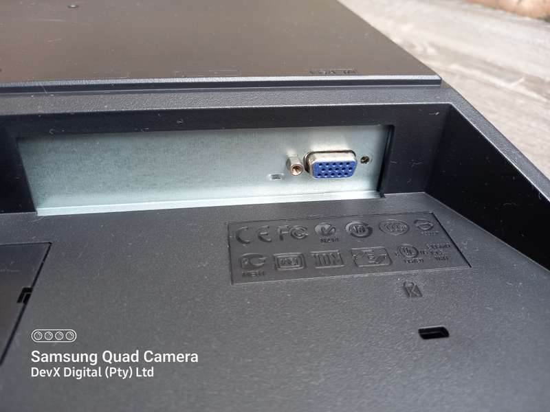 20-inch Acer V203H LCD Monitor - Verified To Power On - Flickering Display (Screen Not Cracked)