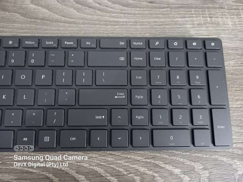 Microsoft Wireless Keyboard - Verified To Power On - No USB Receiver To Test