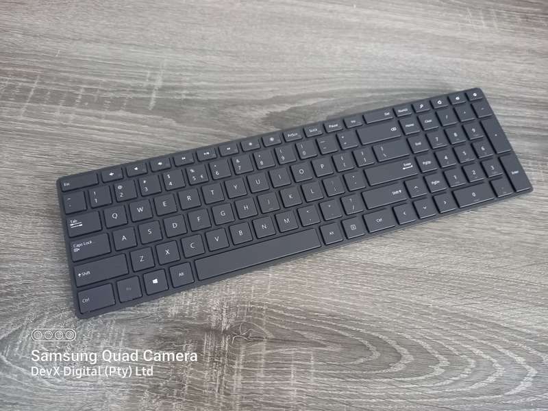 Microsoft Wireless Keyboard - Verified To Power On - No USB Receiver To Test