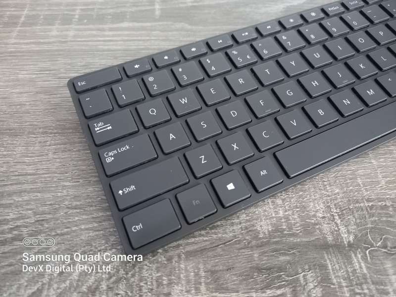 Microsoft Wireless Keyboard - Verified To Power On - No USB Receiver To Test