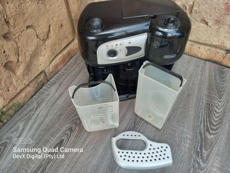 DeLonghi Espresso Coffee Machine - Model: BCO261B - Powers On & Partially Tested, Produces Hot Water