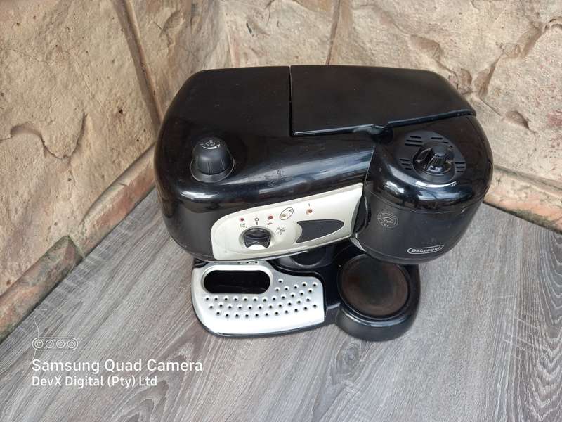 DeLonghi Espresso Coffee Machine - Model: BCO261B - Powers On & Partially Tested, Produces Hot Water