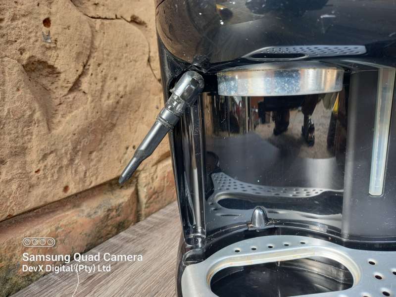 DeLonghi Espresso Coffee Machine - Model: BCO261B - Powers On & Partially Tested, Produces Hot Water
