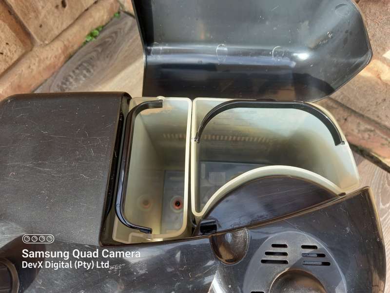 DeLonghi Espresso Coffee Machine - Model: BCO261B - Powers On & Partially Tested, Produces Hot Water