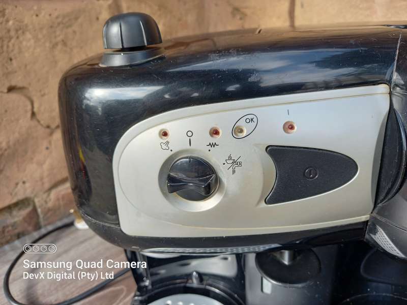 DeLonghi Espresso Coffee Machine - Model: BCO261B - Powers On & Partially Tested, Produces Hot Water