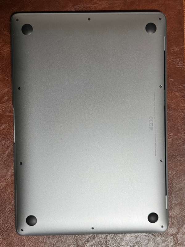***LOOK*** Macbook Air M1 in great condition