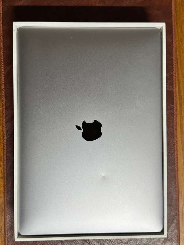 ***LOOK*** Macbook Air M1 in great condition