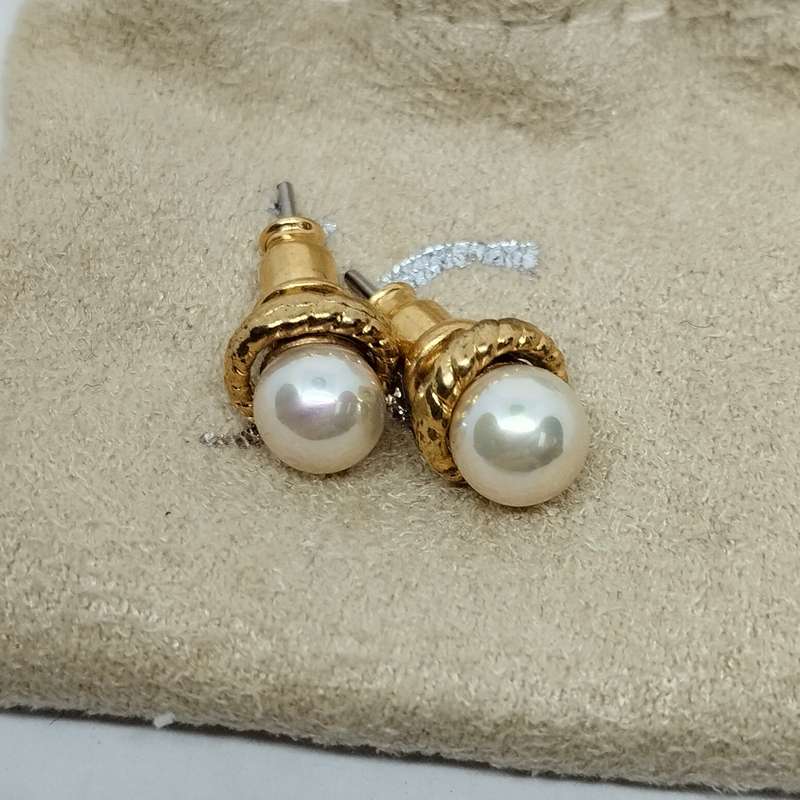 White Pearl Earrings with Pouch #F0078