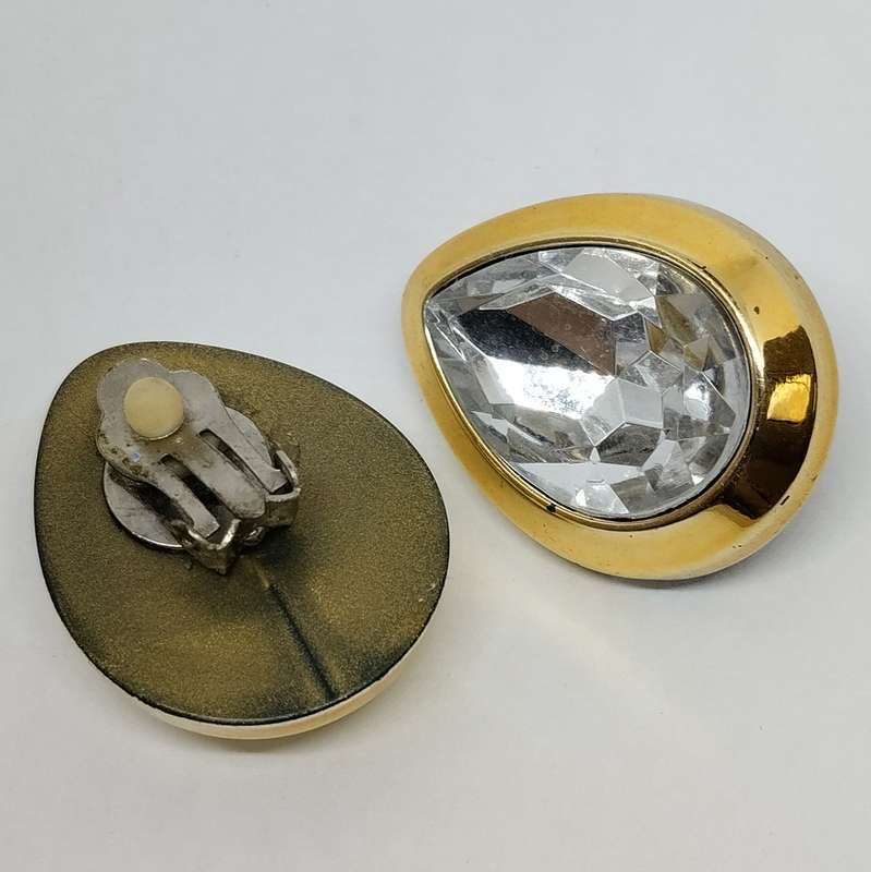 Tear Drop Clip on Earrings #C0077