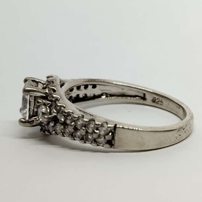 Sterling Silver Ring with Round Cut Cubic Zirconia #S0049