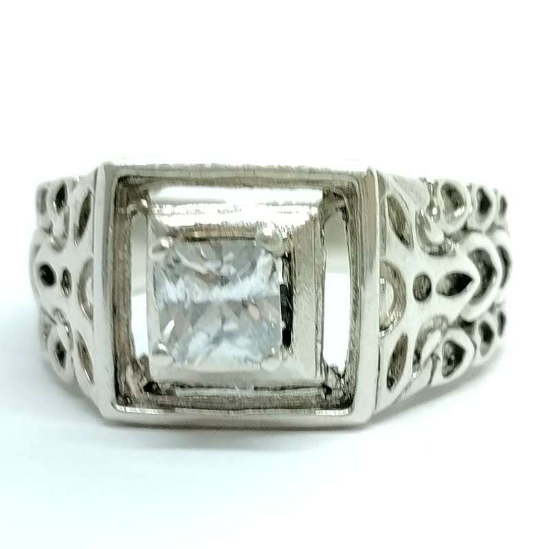 Sterling Silver Ring with Beautiful Details #S0050