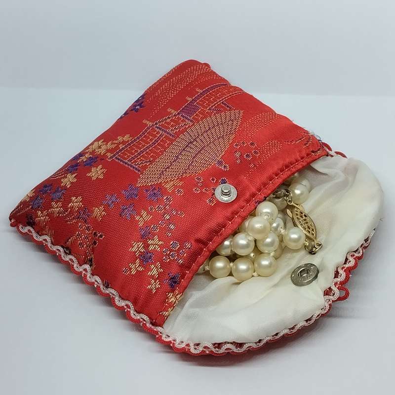Vintage Imitation Pearl Necklace in Pouch #F0109