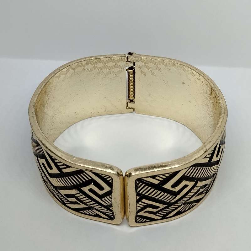 Black and Gold Front Clip Costume Jewelry Bracelet #F0105