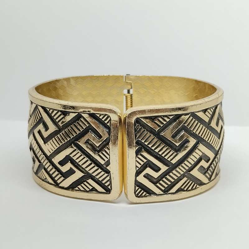 Black and Gold Front Clip Costume Jewelry Bracelet #F0105