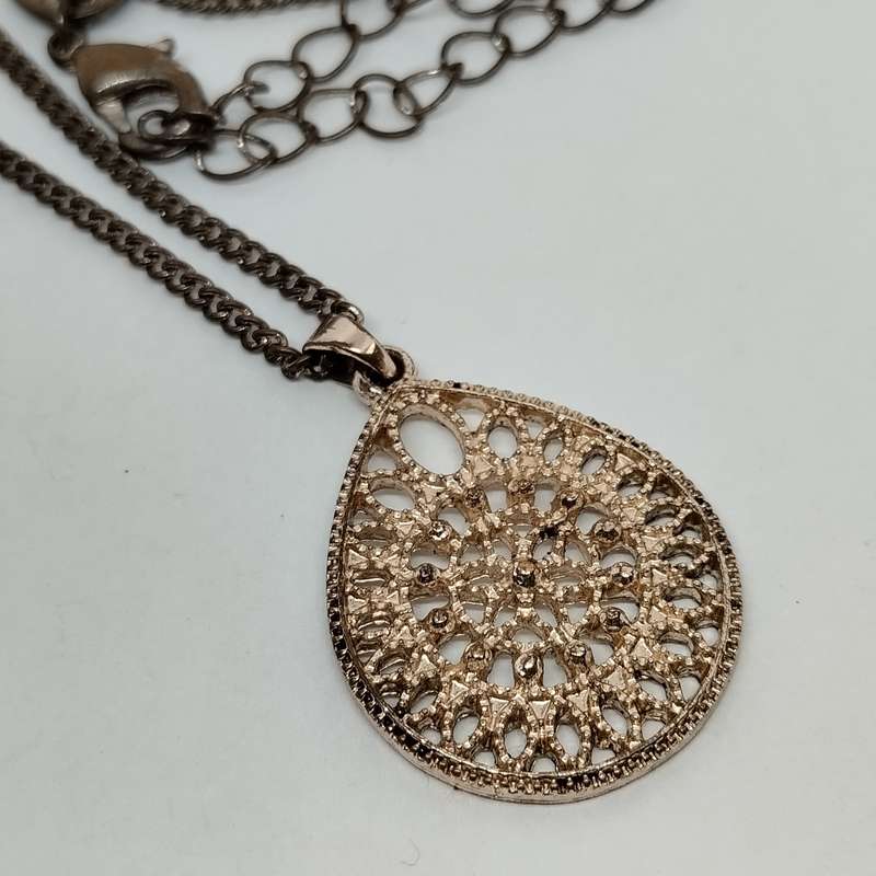 Lovisa Costume Jewelry Necklace with Teardrop Pendant #C0099