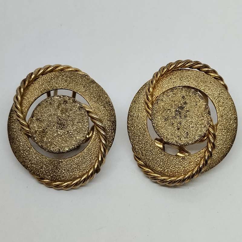 Vintage Gold Plated Stud Earrings #F0117