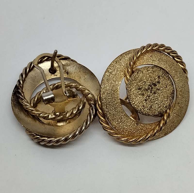 Vintage Gold Plated Stud Earrings #F0117