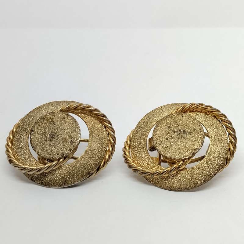 Vintage Gold Plated Stud Earrings #F0117