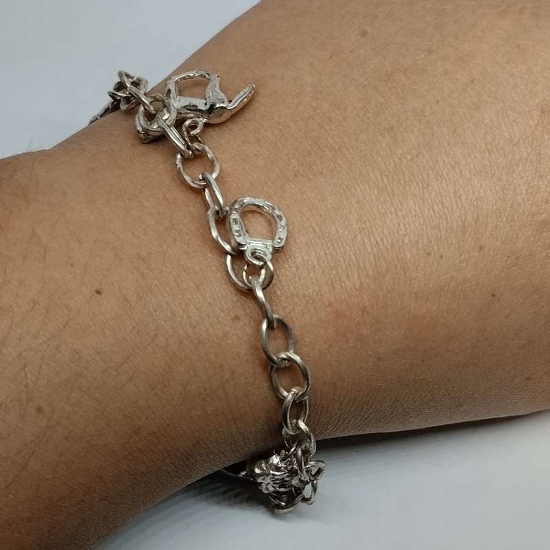 Costume Jewelry Charm Bracelet #C0110