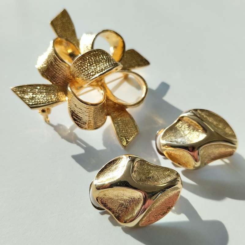 Costume Brooch + Earring Set