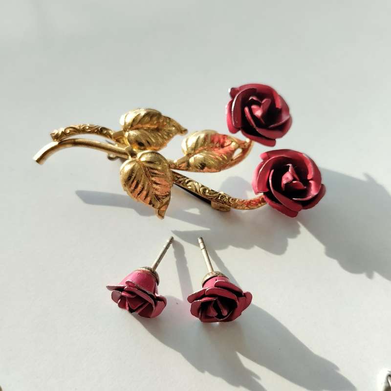Costume jewellery lot 5 items