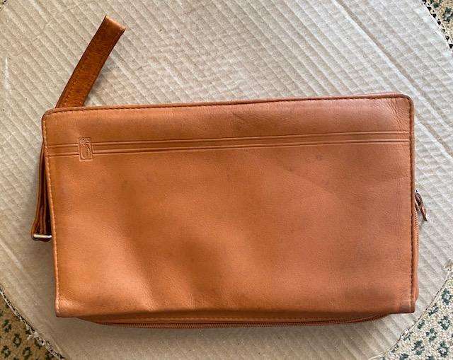 GENUINE LEATHER BUSBY UNISEX WALLET