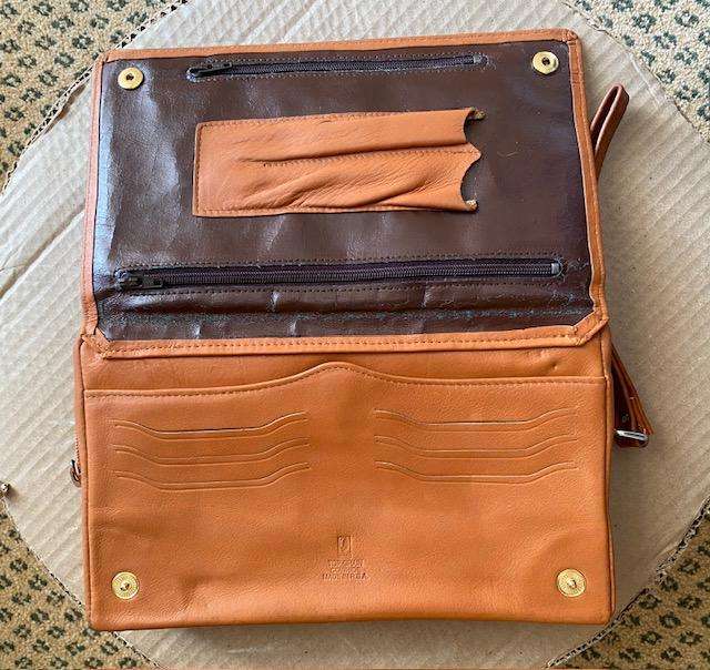 GENUINE LEATHER BUSBY UNISEX WALLET