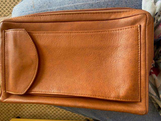 GENUINE LEATHER BUSBY UNISEX WALLET
