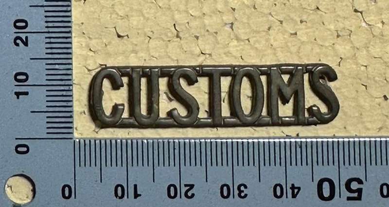 Rhodesian CUSTOMS AND IMMIGRATION - BRASS CUSTOMS SHOULDER TITLE
